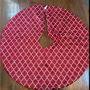 Red and Gold Tree Skirt